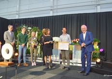 Peter van der Avoird prijst zich gelukkig met de prijs.